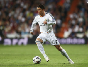Tìm Hiểu Chi Tiết Về Kỹ Thuật Rê Bóng Như Ronaldo